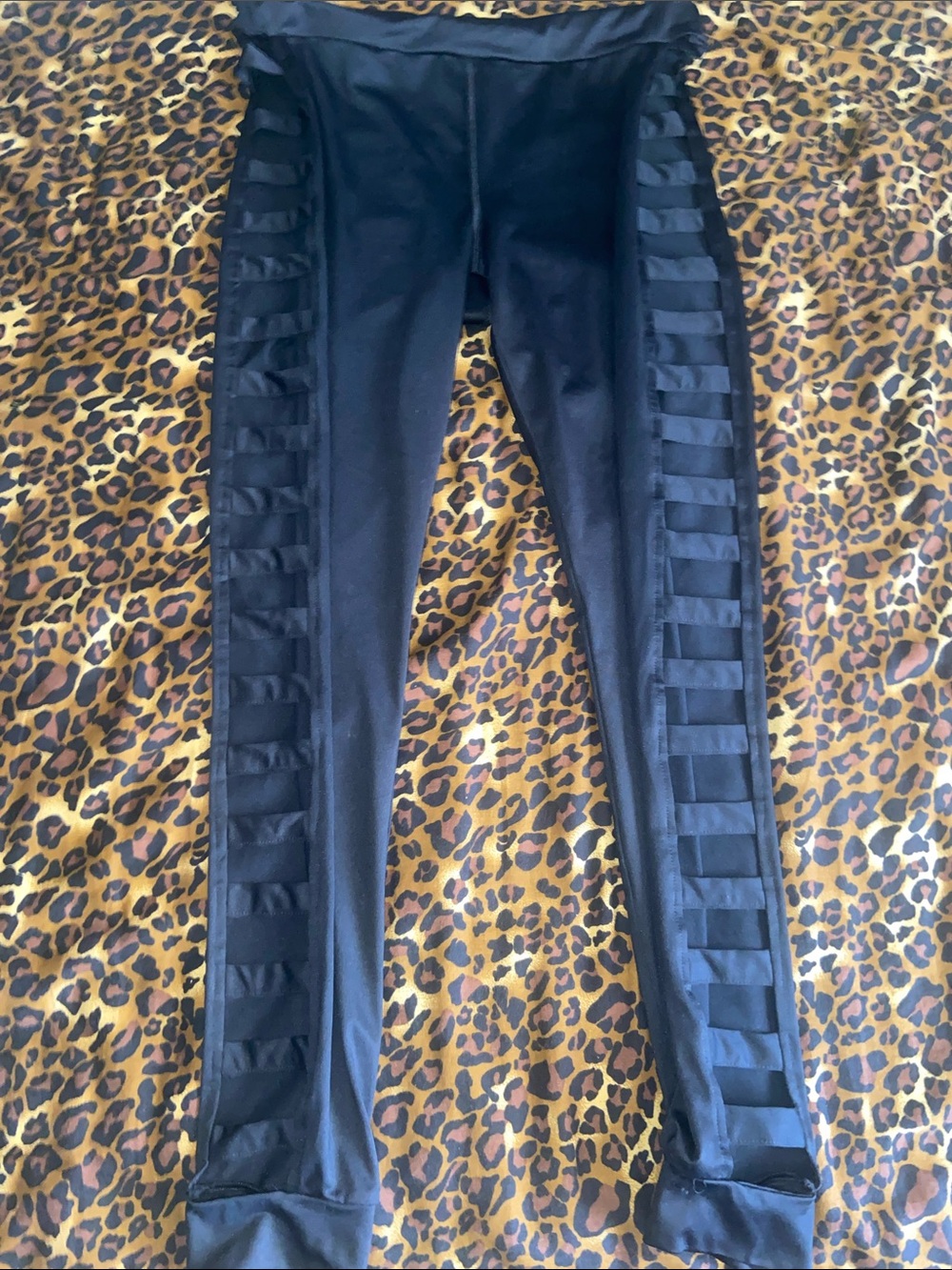 GET 4 $5. Forever 21 Black Ladder-Panel Jeggings